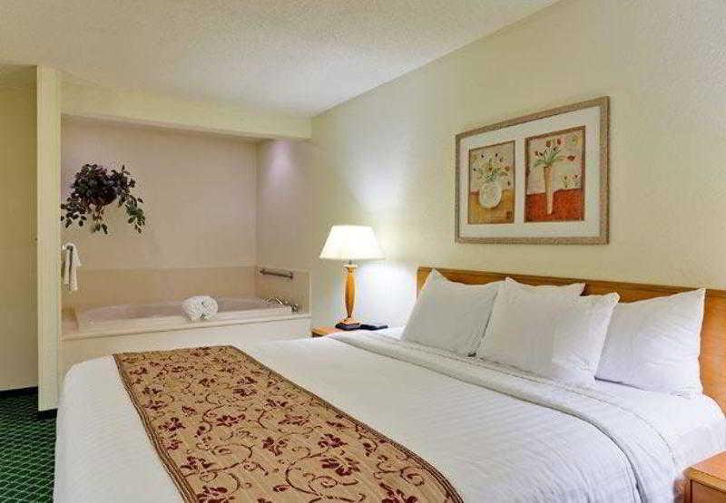 Fairfield And Hotel